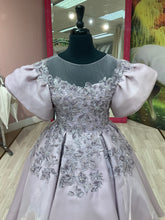 Load image into Gallery viewer, Mandy👗 12-13 Years
