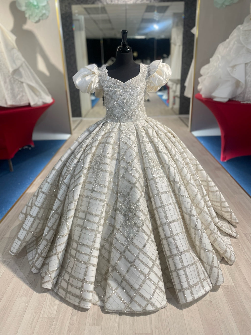 Jewel👗 Ivory/Gold / 8-10 Years