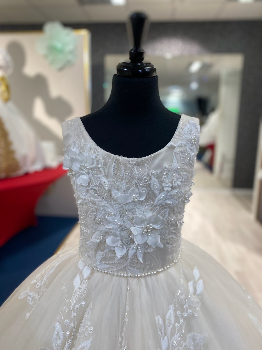Francesca👗 Ivory / 11-12 years