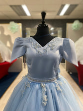 Load image into Gallery viewer, Jane👗 14-15 years
