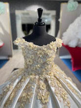 Load image into Gallery viewer, Regan👗 Ivory/Gold / 7-9 Years
