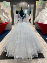 Load image into Gallery viewer, Joy👗 Ivory / 11-12 years
