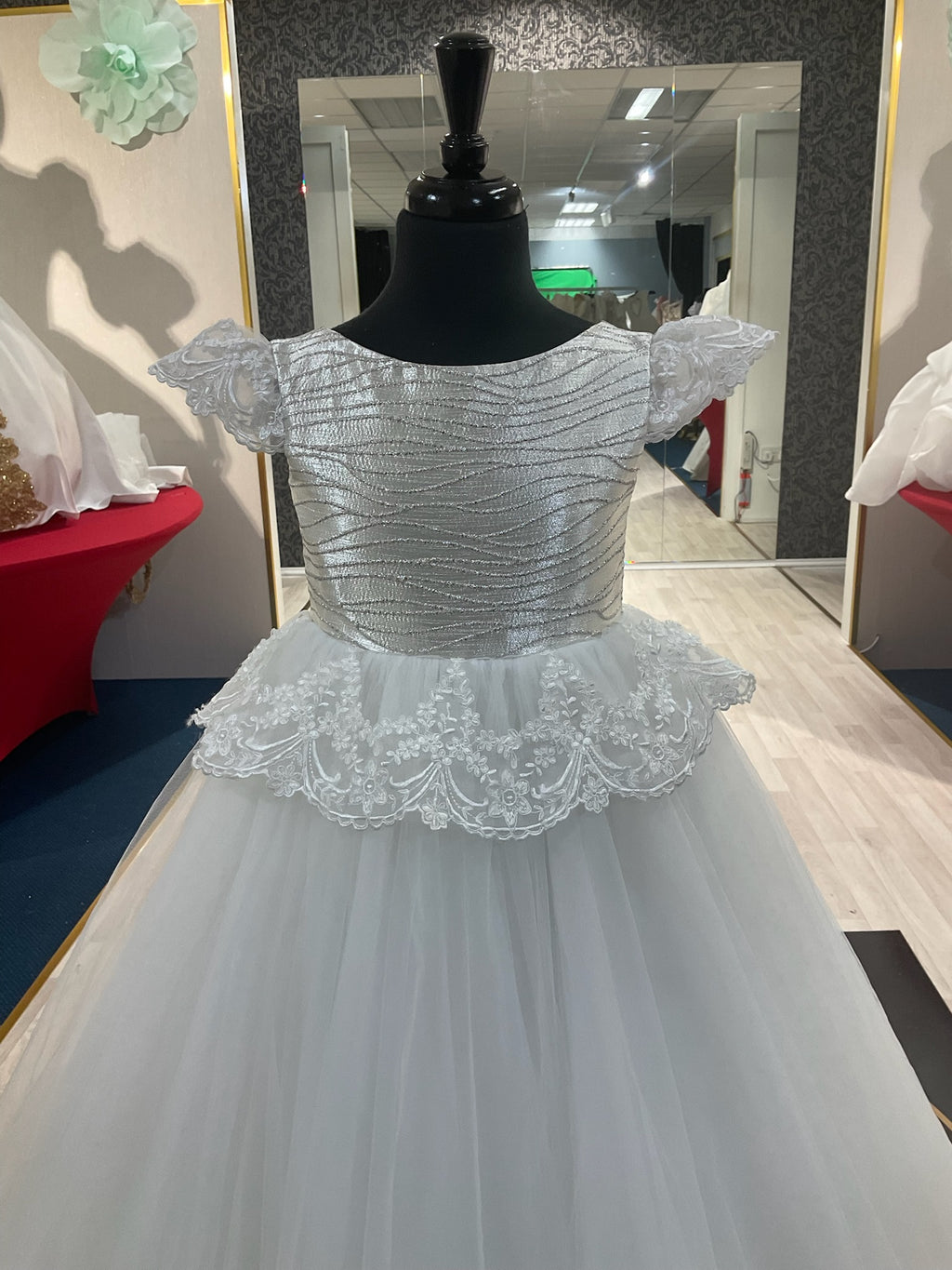 Zazu👗 Ivory / 6-8 years