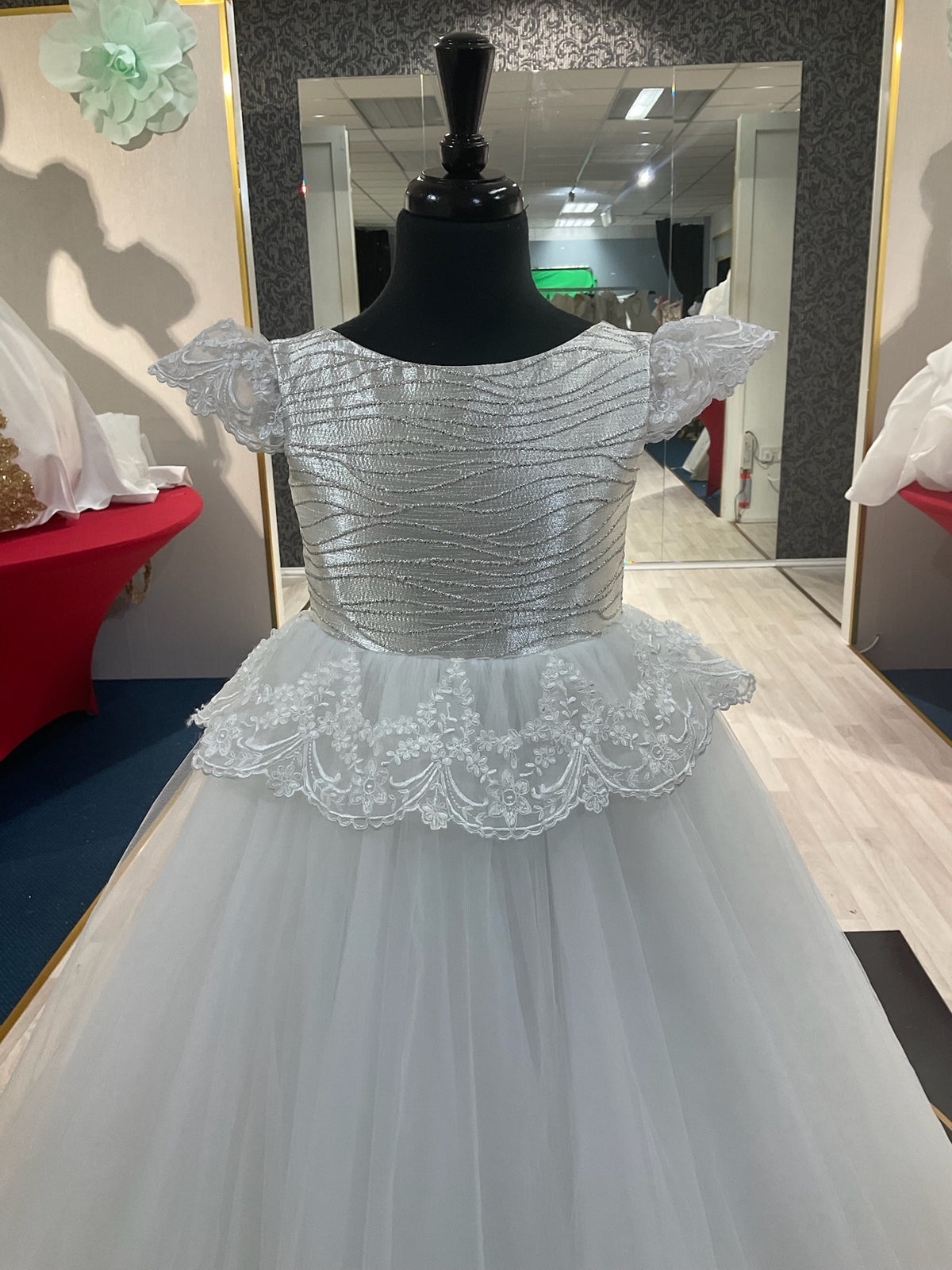 Zazu👗 Ivory / 6-8 years