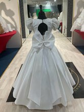 Load image into Gallery viewer, Emma👗 Ivory / 9-11 years
