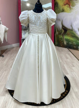 Load image into Gallery viewer, Sinead👗OPS / Ivory
