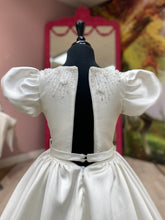 Load image into Gallery viewer, Sutton👗 Ivory / S36
