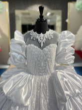 Load image into Gallery viewer, Luna👗 OFK / White
