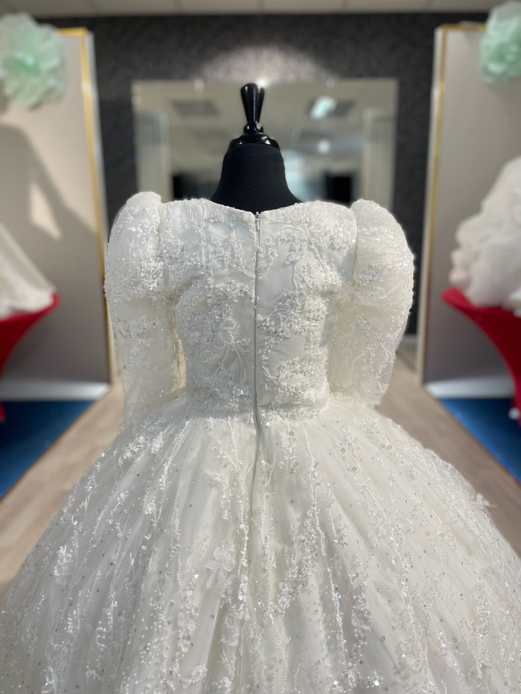 Sapphire👗 Ivory / S36