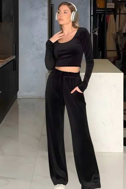 Momentss Women's Two-Piece Velvet Tracksuit, Long Sleeve Top and Loose Pocket Pants, Black
